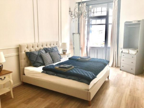 dFive New Stylish Lux Apartment at the Centre